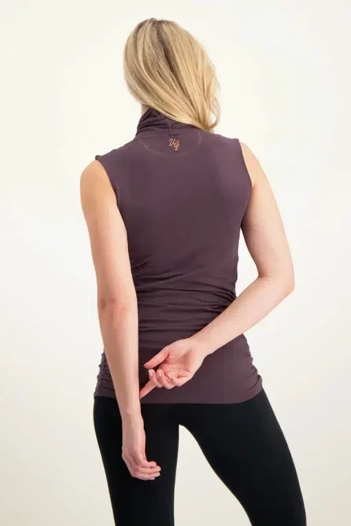 Good Karma Yoga Top – Berry from Urban Goddess