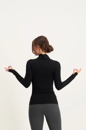 Ishtar Long Sleeve Yoga Top – Onyx Black from Urban Goddess