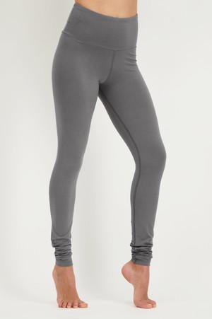 Satya Yoga Leggings – Charcoal from Urban Goddess