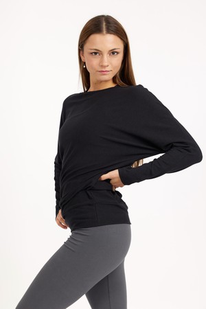 Budhi Longsleeve Yoga Top – Urban Black from Urban Goddess