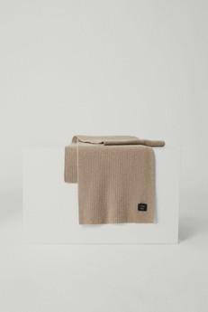 The Woolen Ribbed Scarf - Oak via Urbankissed