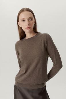 The Ultrasoft Wool Round-neck - Brown Melange via Urbankissed