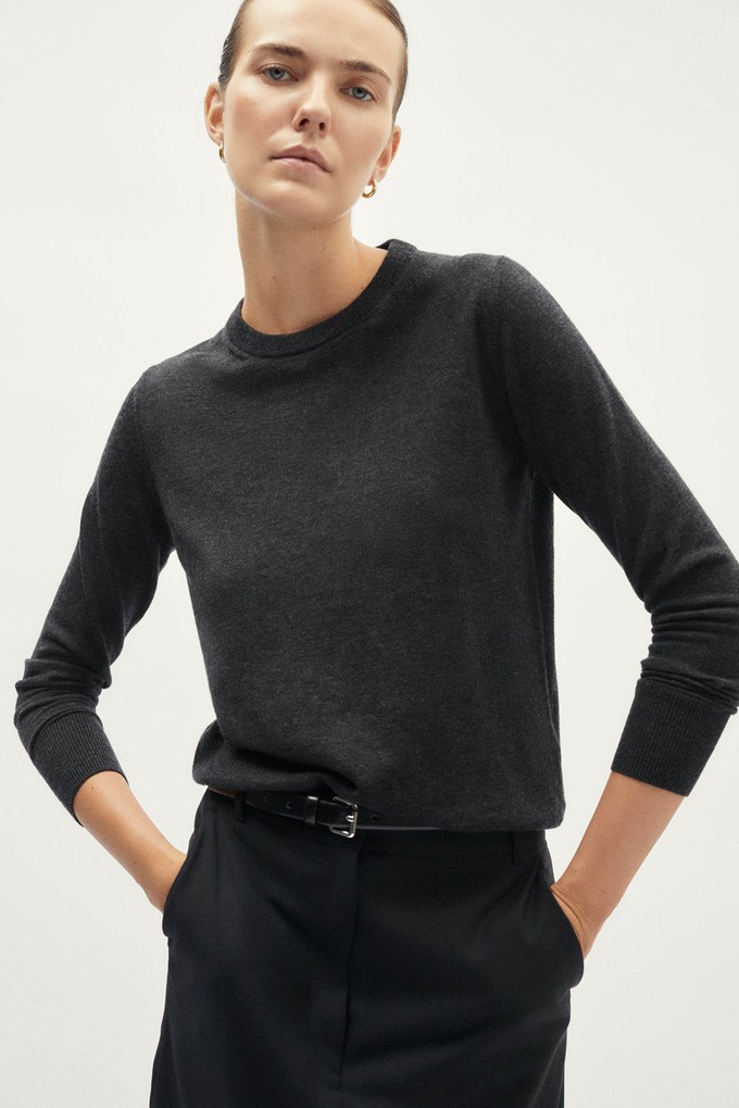 The Ultrasoft Wool Round-neck - Anthracite Melange from Urbankissed