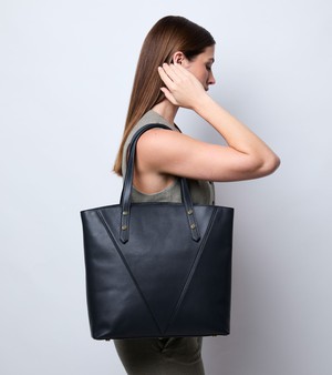 Honor Vegan Bio-Based Bamboo Leather Tote Bag in black from Votch