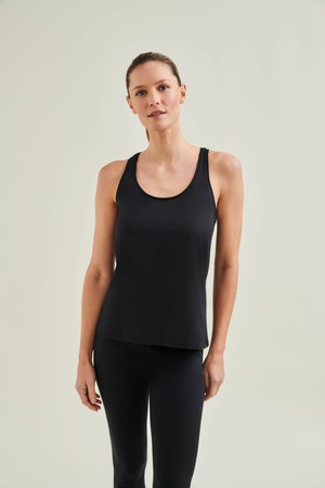 Racer Tank - Caviar Black from Wellicious